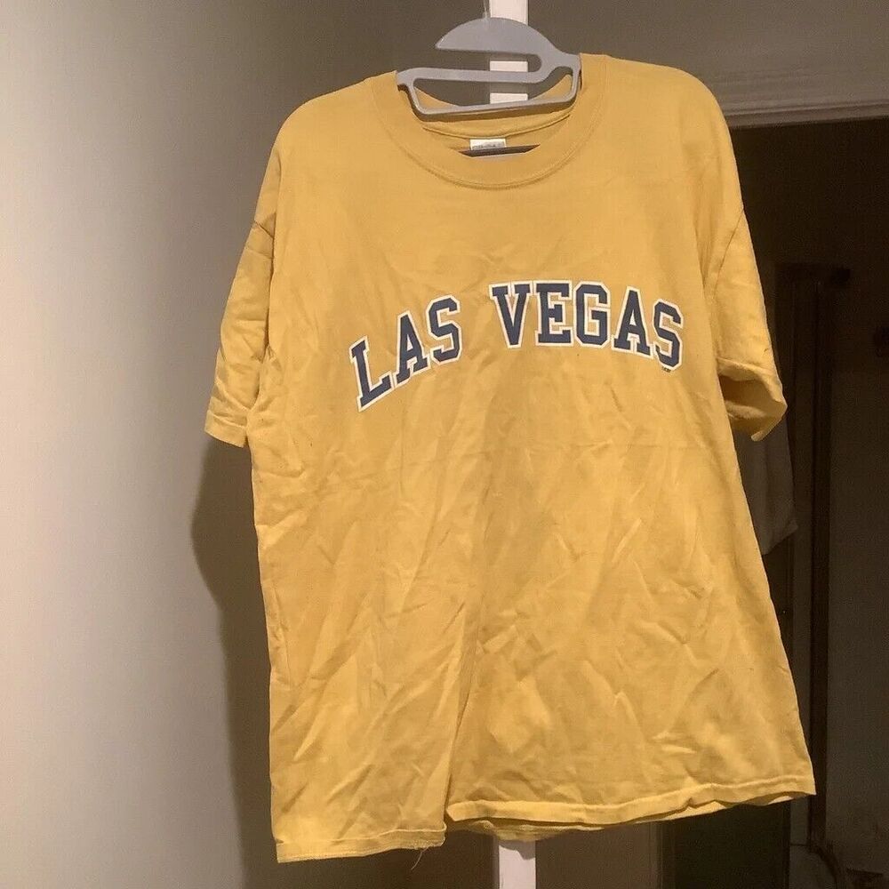 Las Vegas destination tourist tee t shirt color yellow size large l e United Sta